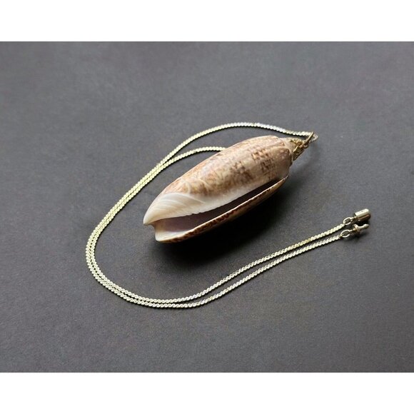 Shell bead, faux beige and white pearls, Olive shell pendant necklace set of 4 - Picture 7 of 10